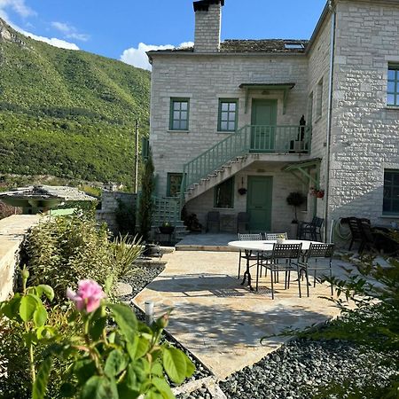 Aristi Boutique Stonehouse With Attic Apartamento Exterior foto
