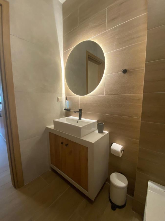 Aristi Boutique Stonehouse With Attic Apartamento Exterior foto