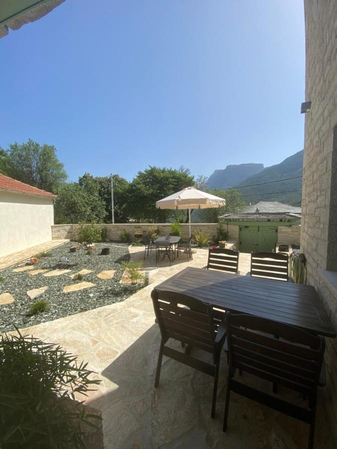 Aristi Boutique Stonehouse With Attic Apartamento Exterior foto