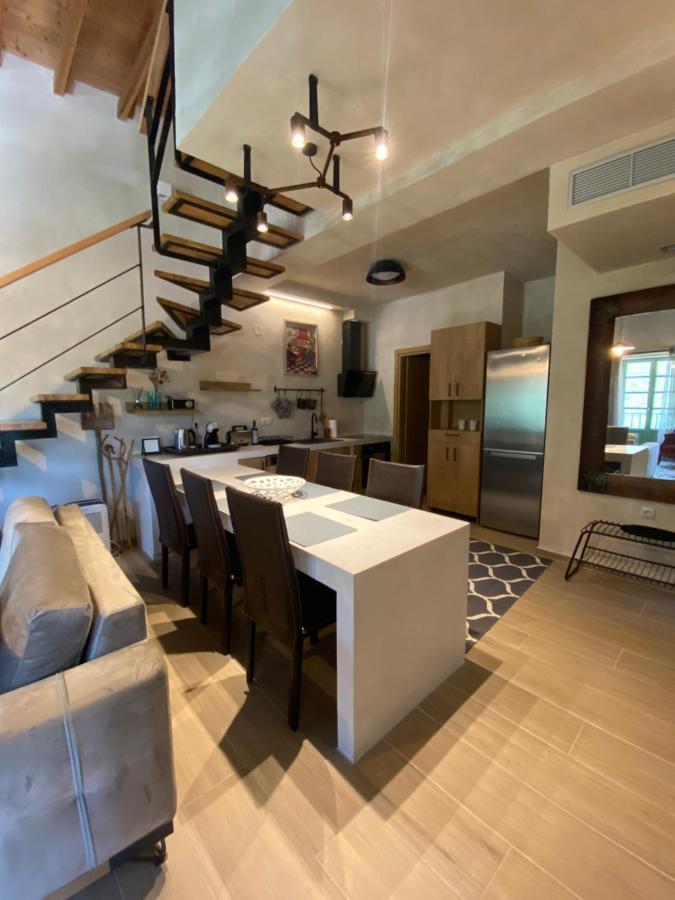 Aristi Boutique Stonehouse With Attic Apartamento Exterior foto