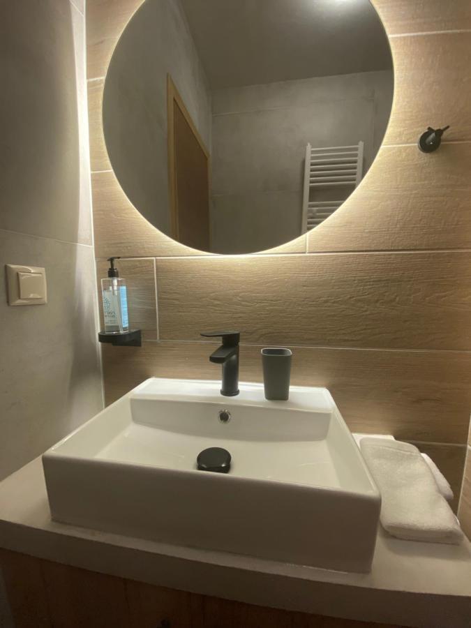 Aristi Boutique Stonehouse With Attic Apartamento Exterior foto