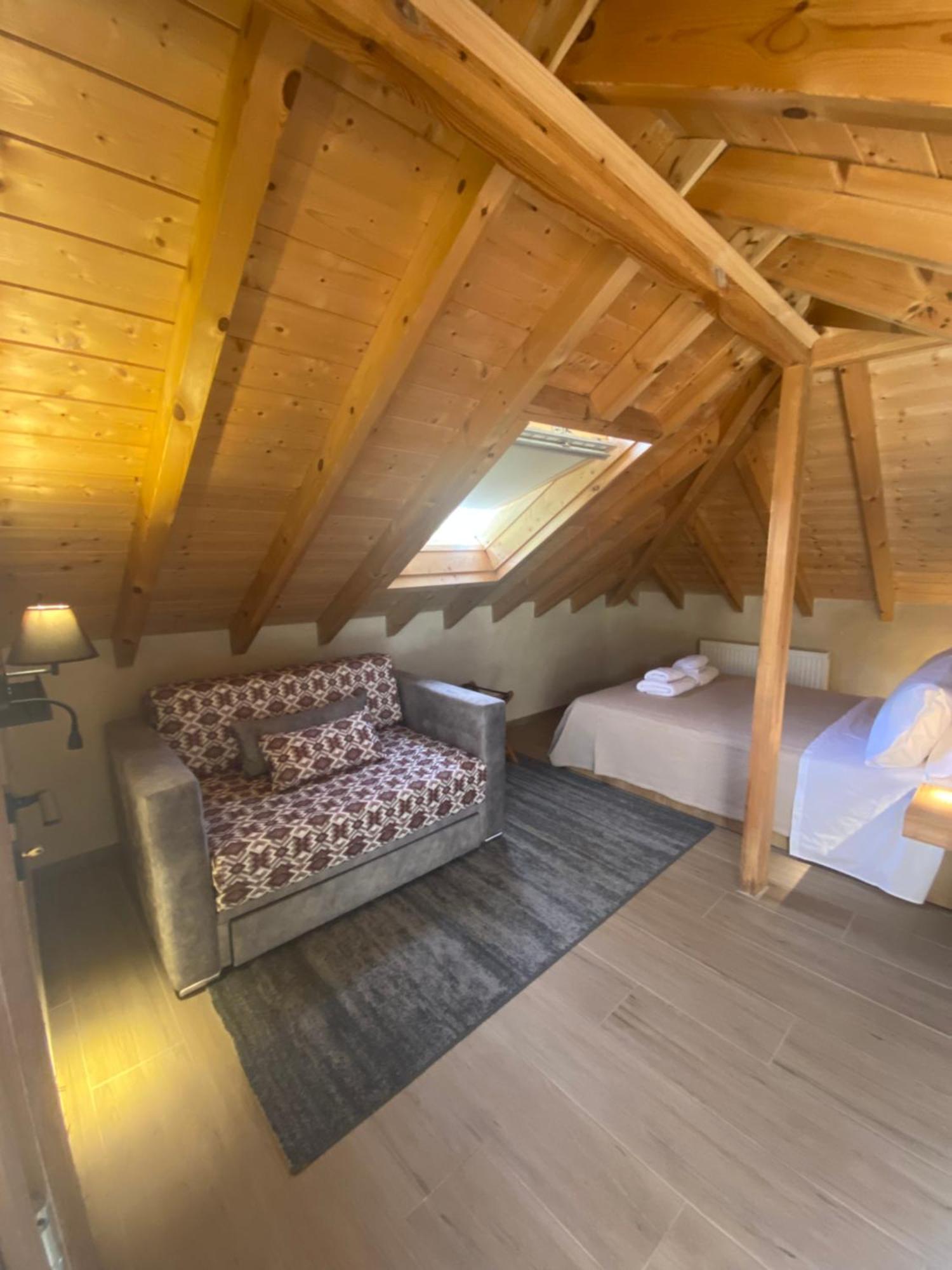 Aristi Boutique Stonehouse With Attic Apartamento Exterior foto