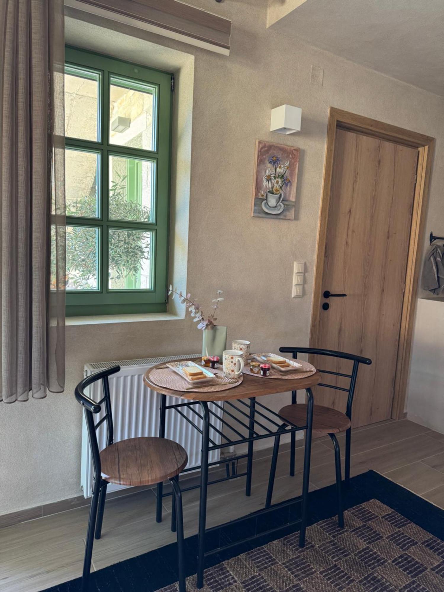 Aristi Boutique Stonehouse With Attic Apartamento Exterior foto
