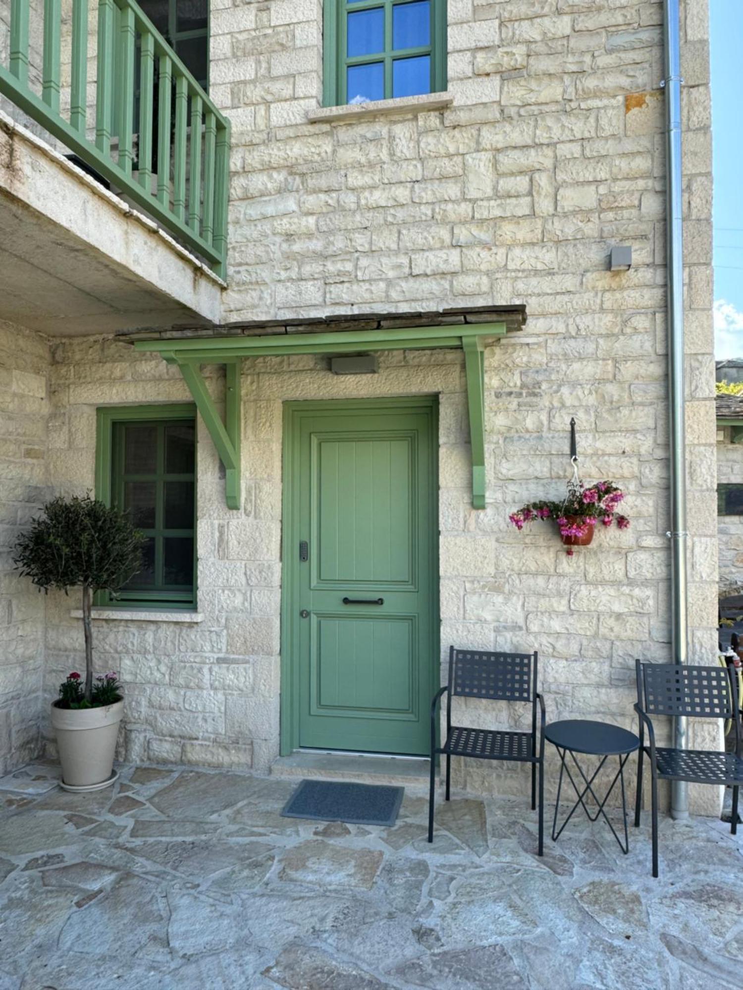 Aristi Boutique Stonehouse With Attic Apartamento Exterior foto