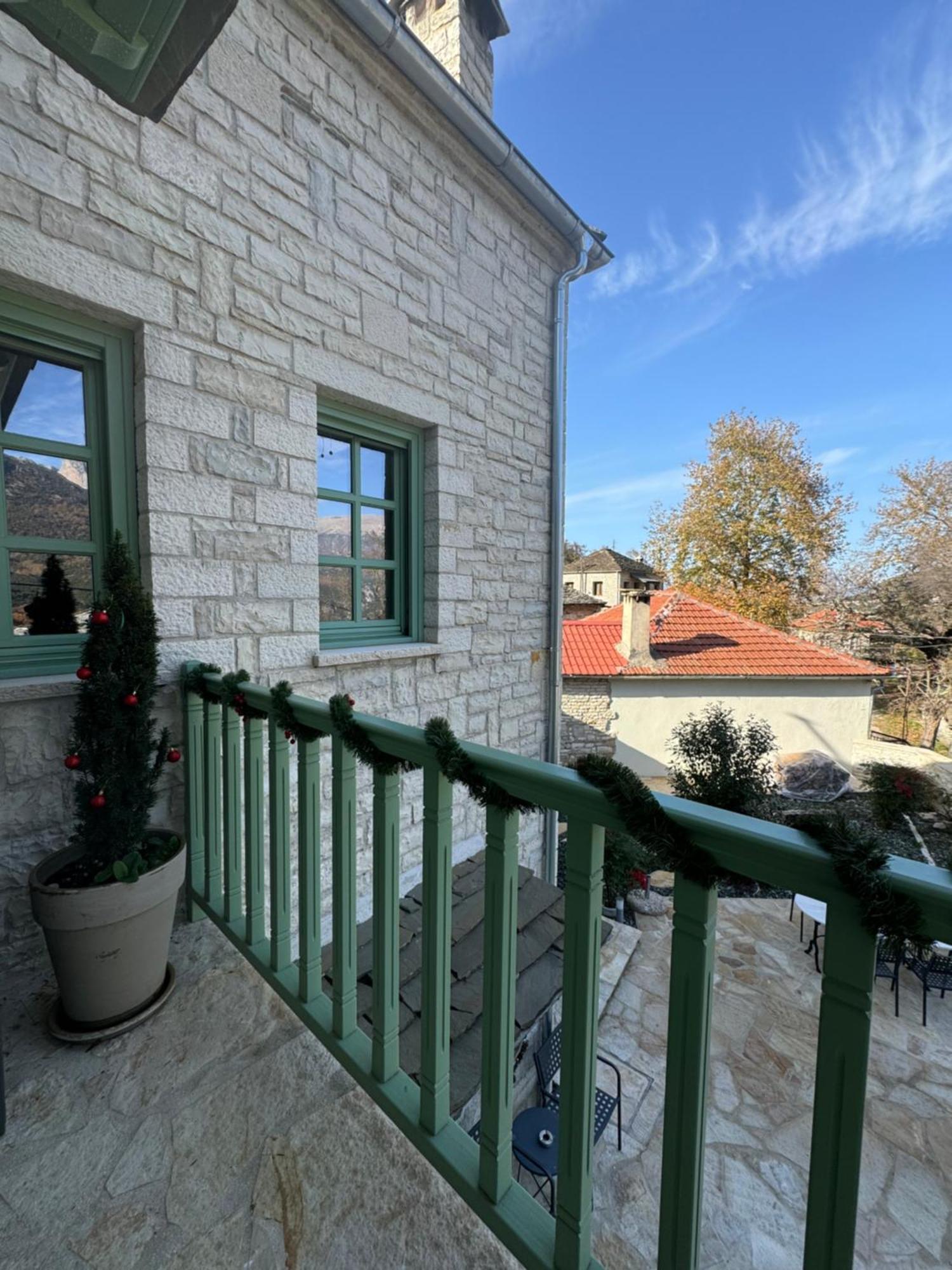 Aristi Boutique Stonehouse With Attic Apartamento Exterior foto
