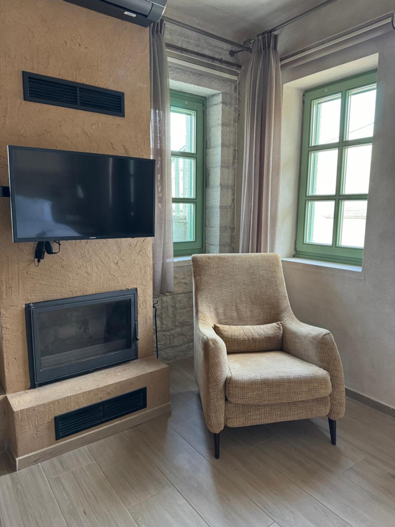 Aristi Boutique Stonehouse With Attic Apartamento Exterior foto
