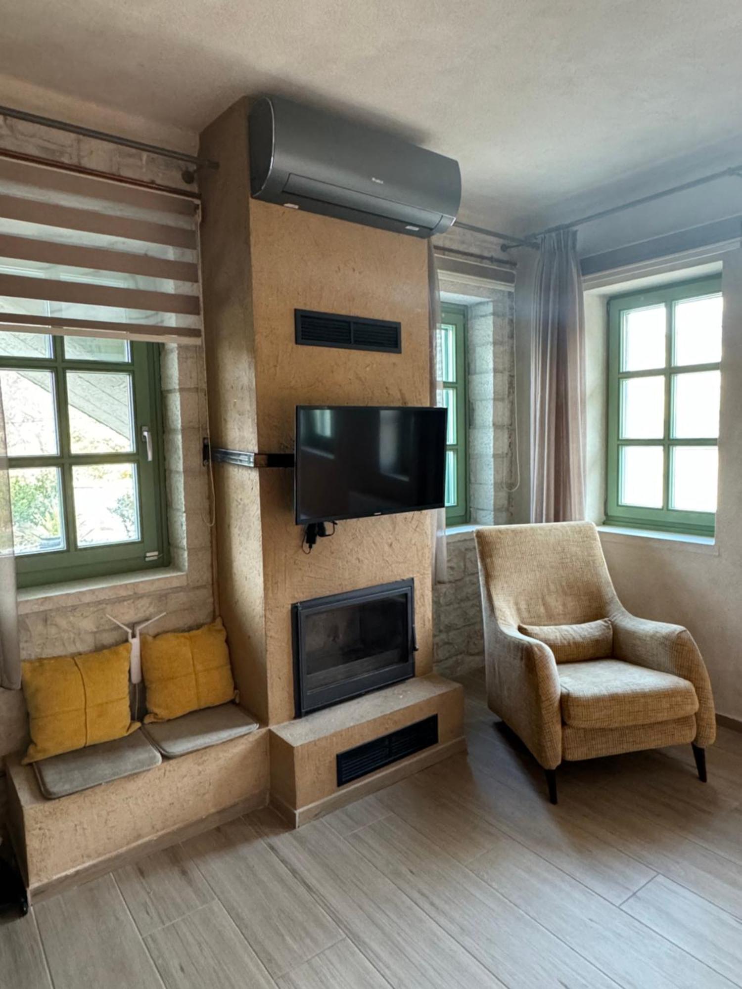 Aristi Boutique Stonehouse With Attic Apartamento Exterior foto